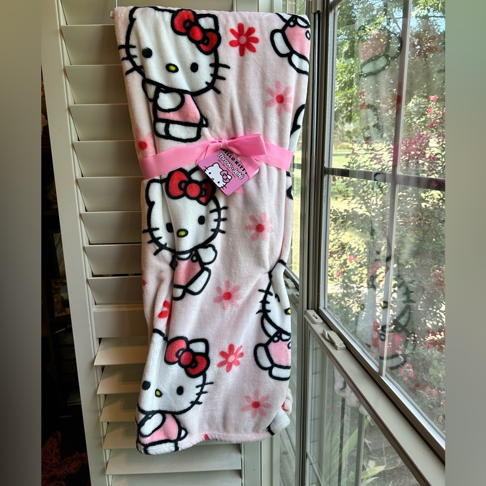 New with Tag Pink Hello Kitty Plush Daisy Throw Blanket 60x70